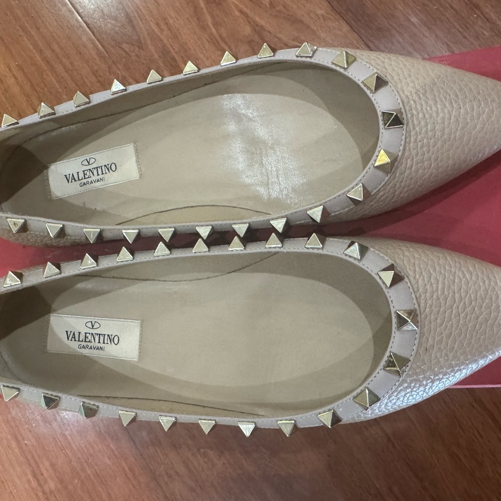 Valentino Beige Leather Rockstud Pointed Flats - Picture 3 of 10
